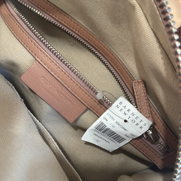Givenchy Bag 🎄 - Picture 17 of 17